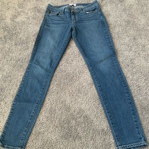 Lightweight skinny jeans